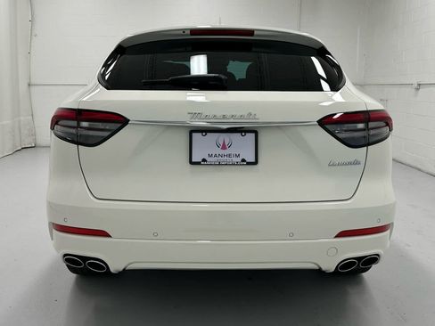 Used 2023 Maserati Levante GT AWD/4WD image 7