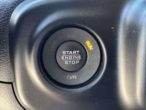 Used 2022 Jeep Wrangler Unlimited Sport AWD/4WD image 8