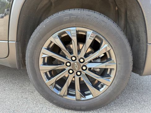 Used 2023 Chevrolet Traverse RS w/ LPO, Floor Liner Package AWD/4WD image 8
