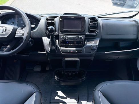 Used 2024 RAM ProMaster 2500 w/ Convenience Group FWD image 18