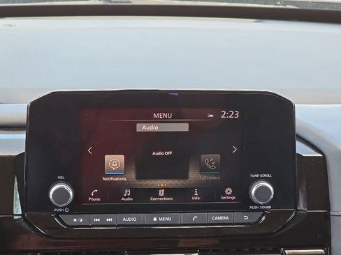 Used 2025 Nissan Pathfinder SV AWD/4WD image 13