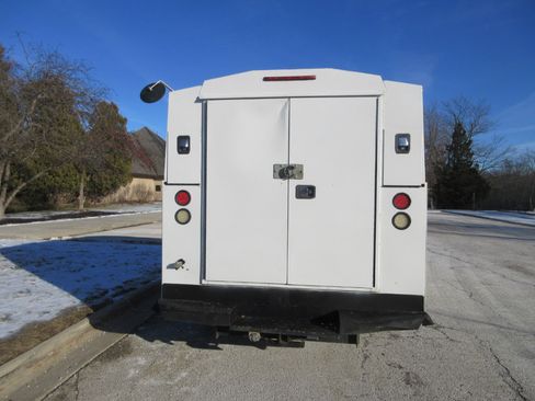 Used 2015 Ford E-350 and Econoline 350 Super Duty image 13