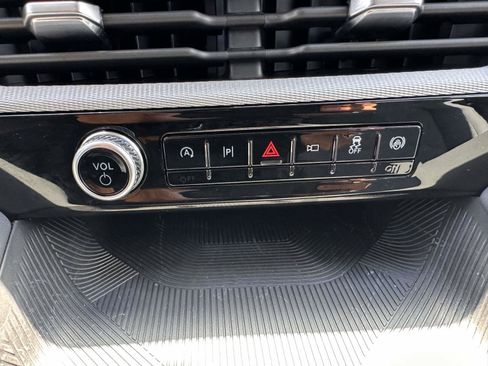 Used 2026 Ford Explorer Active AWD/4WD image 25