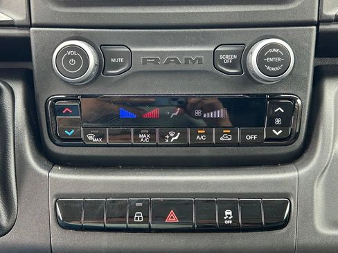 Used 2024 RAM ProMaster 2500 FWD image 19