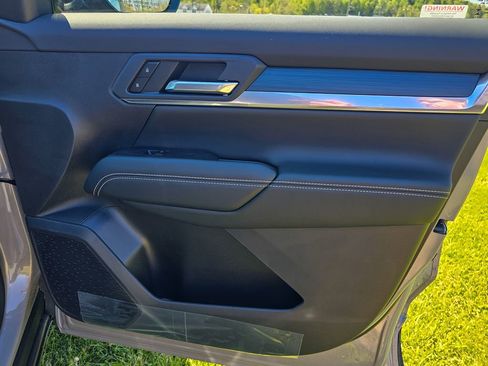 New 2026 GMC Terrain Elevation w/ Elevation Premium Package AWD/4WD image 37