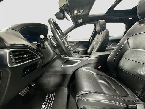 Used 2019 Jaguar F-PACE S image 23
