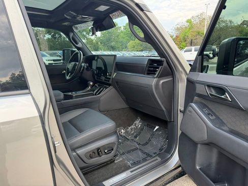 Used 2024 Lexus GX 550 w/ Cold Area Package image 33