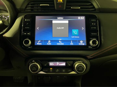 New 2025 Nissan Versa SR w/ Trunk Package image 9