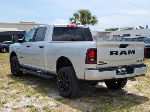 Used 2026 RAM 2500 Big Horn AWD/4WD image 3
