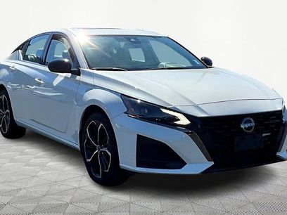 Used 2023 Nissan Altima 2.5 SR w/ SR Premium Package