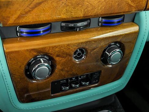 Used 2013 Rolls-Royce Phantom Drophead Coupe RWD image 33