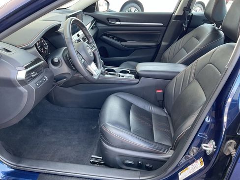 Used 2023 Nissan Altima 2.5 SR w/ SR Premium Package image 10