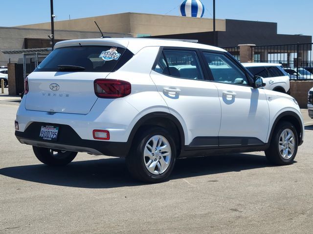 Certified 2026 Hyundai Venue SE FWD image 4