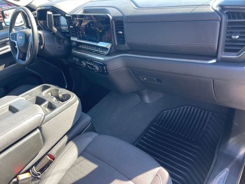 Used 2025 Chevrolet Silverado 1500 LT AWD/4WD image 23