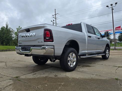 Used 2026 RAM 2500 Big Horn AWD/4WD image 3