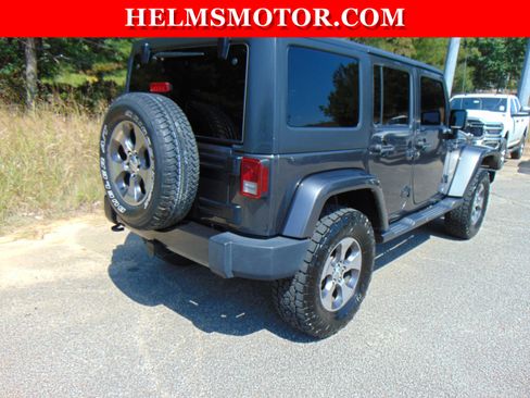 Used 2018 Jeep Wrangler Unlimited Sahara w/ Connectivity Group image 14