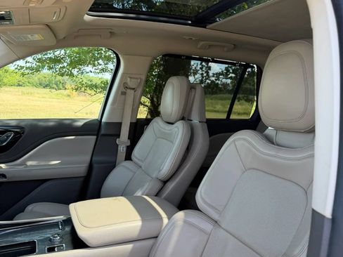 Used 2020 Lincoln Aviator Reserve w/ Equipment Group 202A AWD/4WD image 11