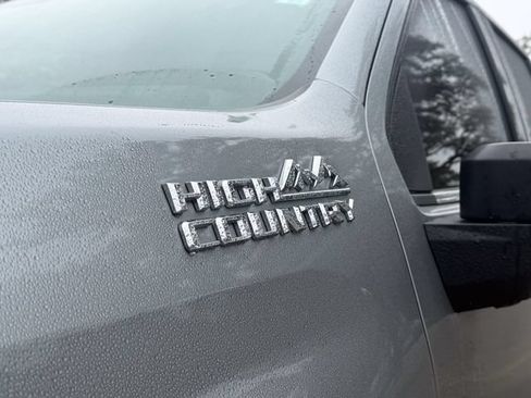 Used 2025 Chevrolet Silverado 2500 High Country w/ Technology Package AWD/4WD image 7