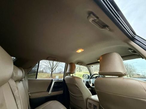 Used 2010 Toyota 4Runner SR5 image 19