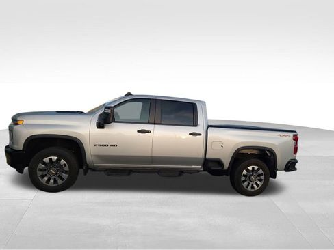Used 2023 Chevrolet Silverado 2500 Custom w/ Custom Value Package image 15