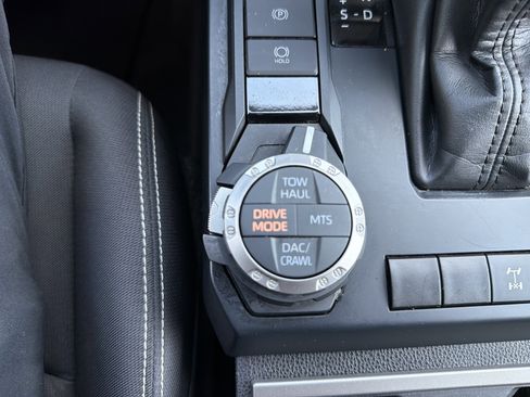 Used 2024 Toyota Tacoma TRD Off-Road AWD/4WD image 27