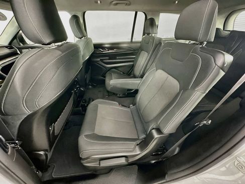 Used 2023 Jeep Grand Cherokee L Laredo AWD/4WD image 30