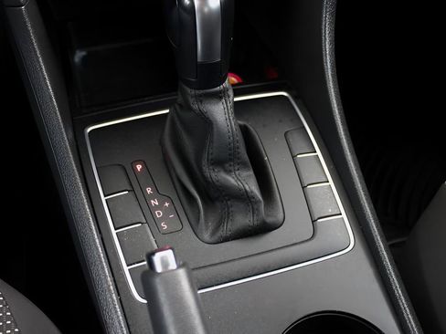 Used 2016 Volkswagen Passat 1.8T S image 27