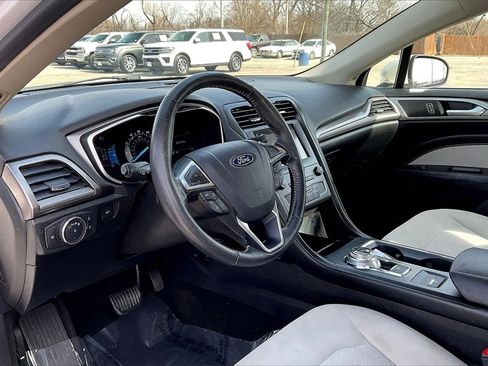 Used 2019 Ford Fusion SE w/ Equipment Group 151A image 13