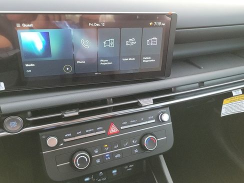Used 2025 Hyundai Tucson SE FWD image 23