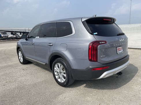 Used 2022 Kia Telluride LX AWD/4WD image 6