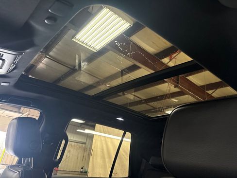 Used 2021 GMC Yukon Denali w/ Denali Premium Package image 13