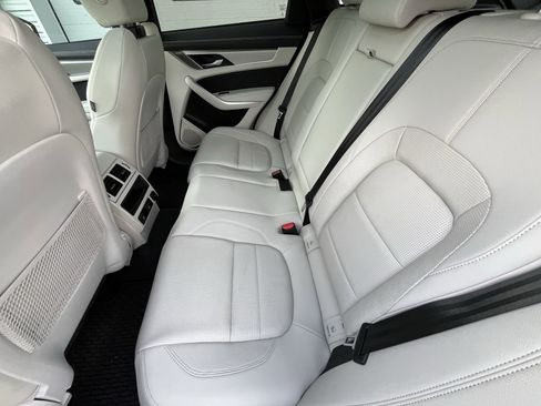 Used 2025 Jaguar F-PACE R-Dynamic S image 31