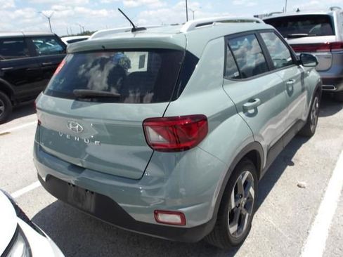 Used 2025 Hyundai Venue SEL FWD image 2