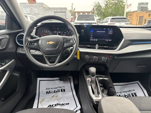 Used 2024 Chevrolet Trax LS w/ LS Convenience Package FWD image 32