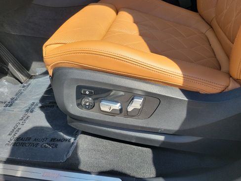 Used 2024 BMW X7 xDrive40i AWD/4WD image 14