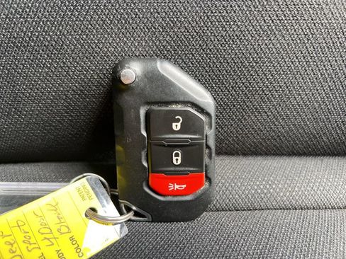 Used 2021 Jeep Wrangler Unlimited Sport image 28