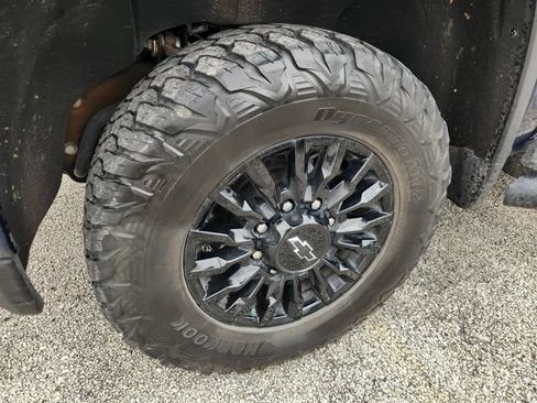 Used 2021 Chevrolet Silverado 2500 LTZ w/ LTZ Plus Package AWD/4WD image 10