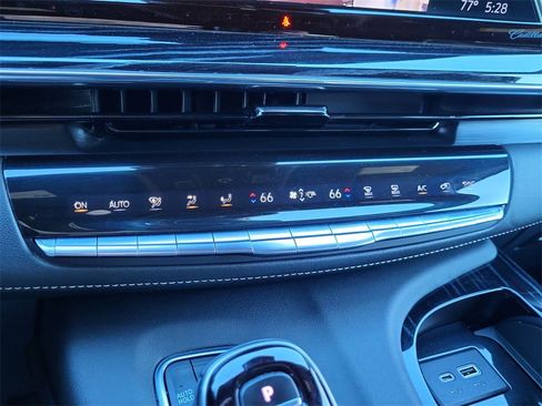 Used 2021 Cadillac Escalade ESV Sport w/ Driver Assist Tech Package image 26