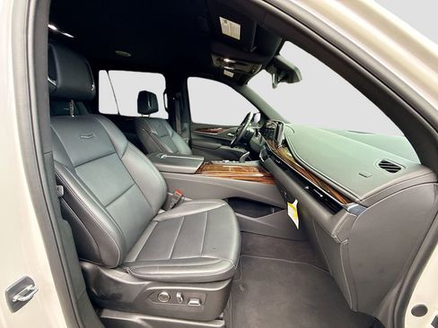Used 2023 Cadillac Escalade Luxury image 30