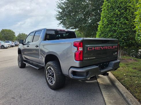 Used 2019 Chevrolet Silverado 1500 High Country w/ Technology Package image 3