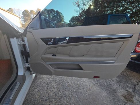 Used 2010 Mercedes-Benz E 550 Coupe image 14