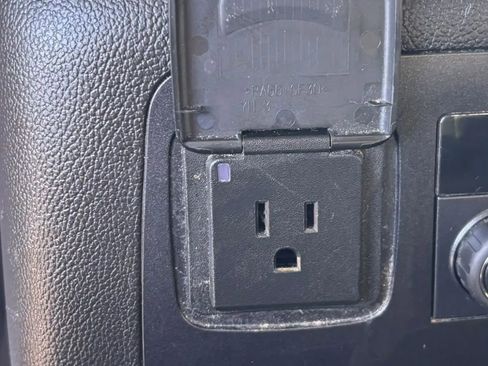 Used 2018 Chevrolet Tahoe LT AWD/4WD image 26