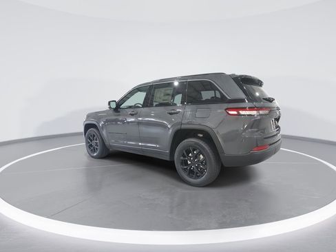 New 2026 Jeep Grand Cherokee Laredo image 6