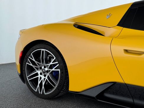 Used 2023 Maserati MC20 Spyder image 40