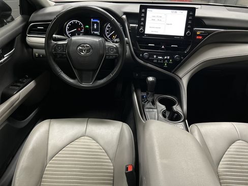 Used 2024 Toyota Camry SE w/ Cold Weather Package FWD image 28