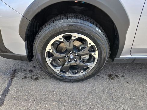 Used 2022 Subaru Crosstrek 2.0i Premium w/ Moonroof Package image 9