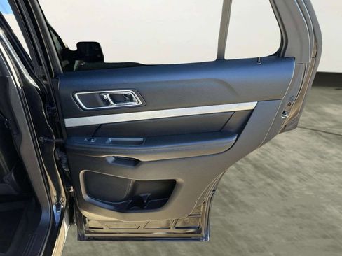 Used 2016 Ford Explorer XLT w/ Equipment Group 202A image 14