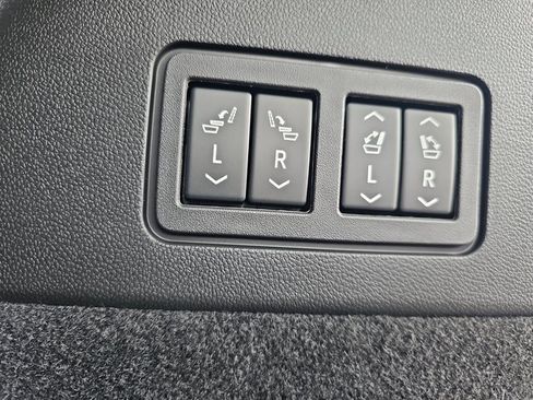 New 2025 Cadillac XT6 Sport w/ Technology Package image 15