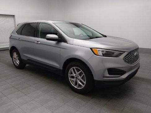 Used 2023 Ford Edge SEL image 11