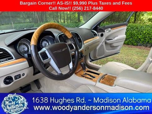 Used 2013 Chrysler 300 C w/ Light Group RWD image 9